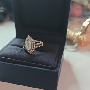 Elegant Silver and Gold Women's Ring